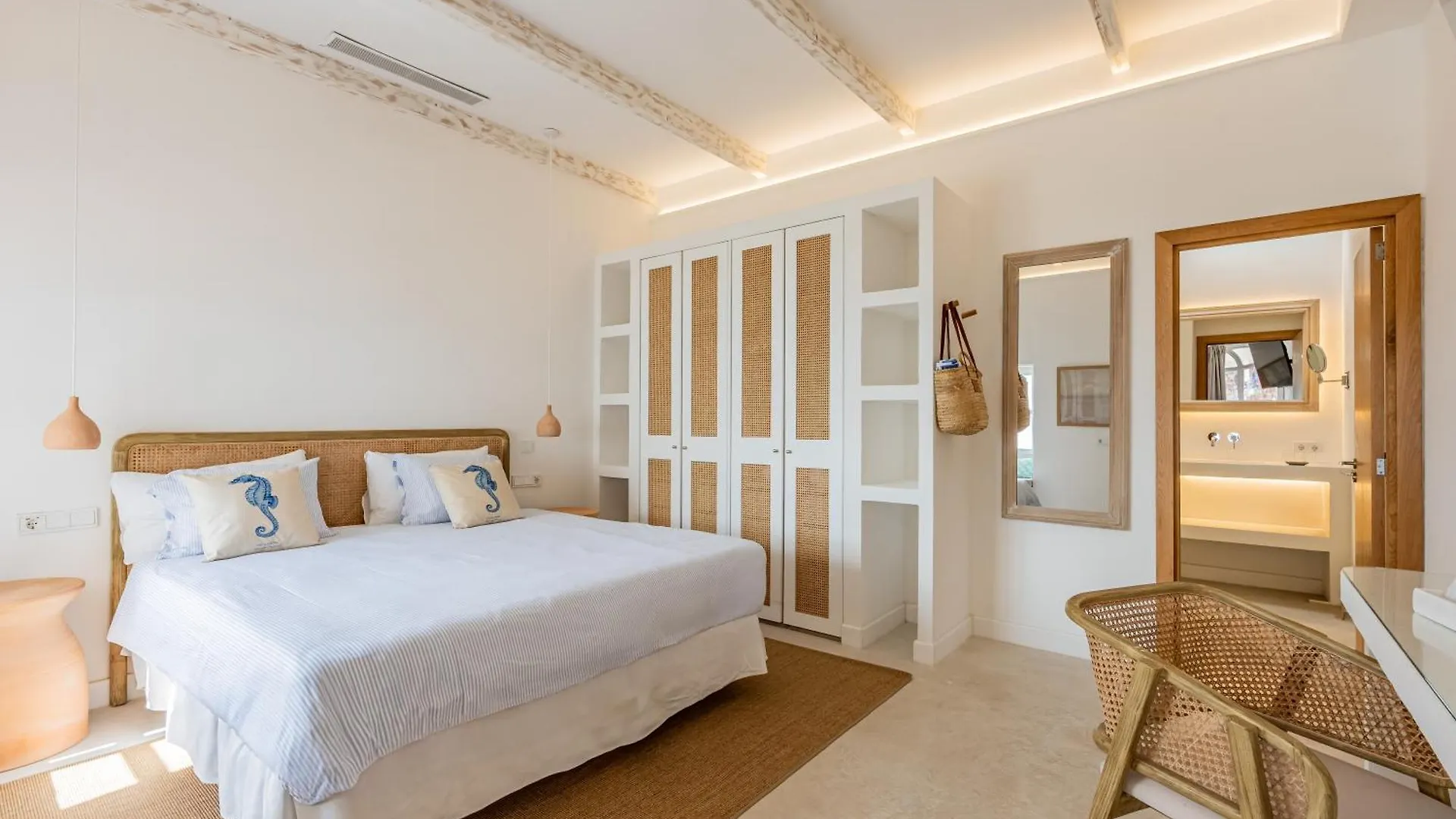 The Sea Club Bed & Breakfast Cala Ratjada  3*, Cala Ratjada (Mallorca) Spain